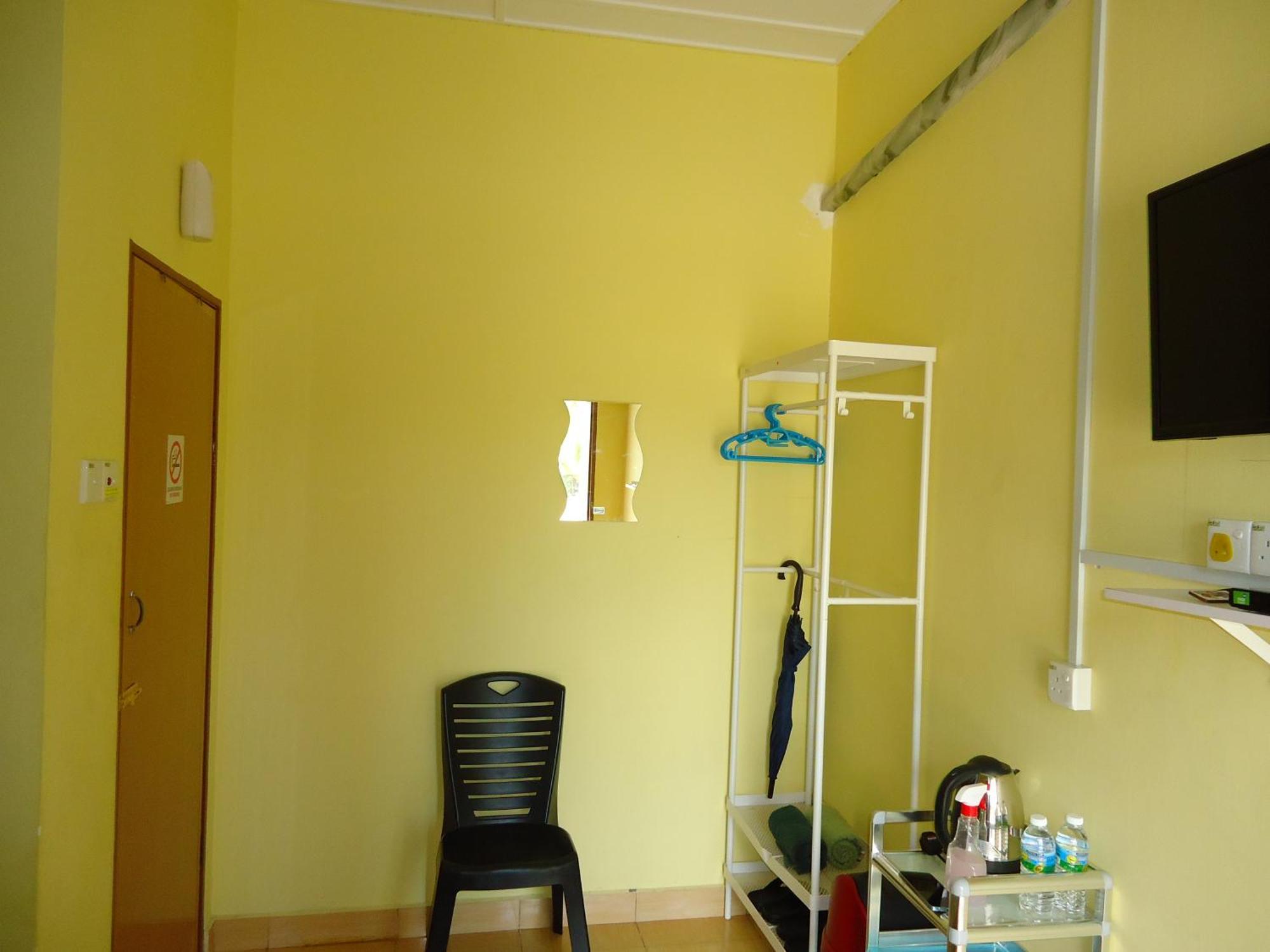 D'Pinggir Guest Room Kuala Tahan Exteriör bild