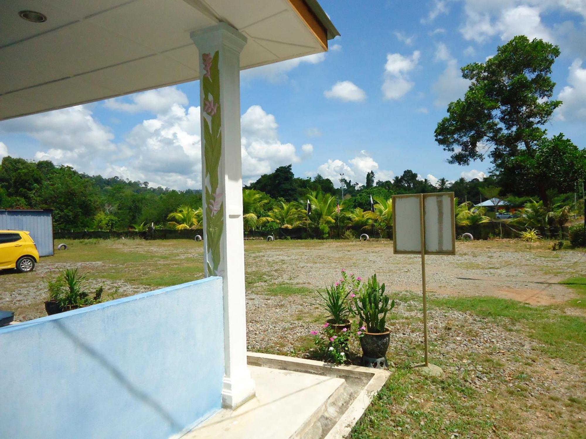 D'Pinggir Guest Room Kuala Tahan Exteriör bild